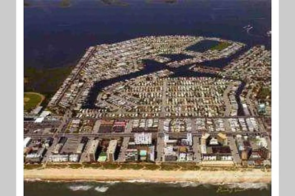 Dorothy And Johns Ocean City Md Vacation Home Sleeps 8 - 3 Bedrooms 2 Full Bath
